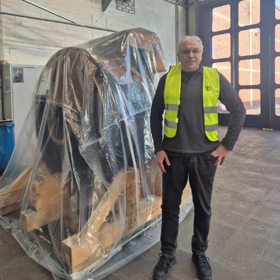 Logistics handling of heavy equipment spare parts in warehouse facility