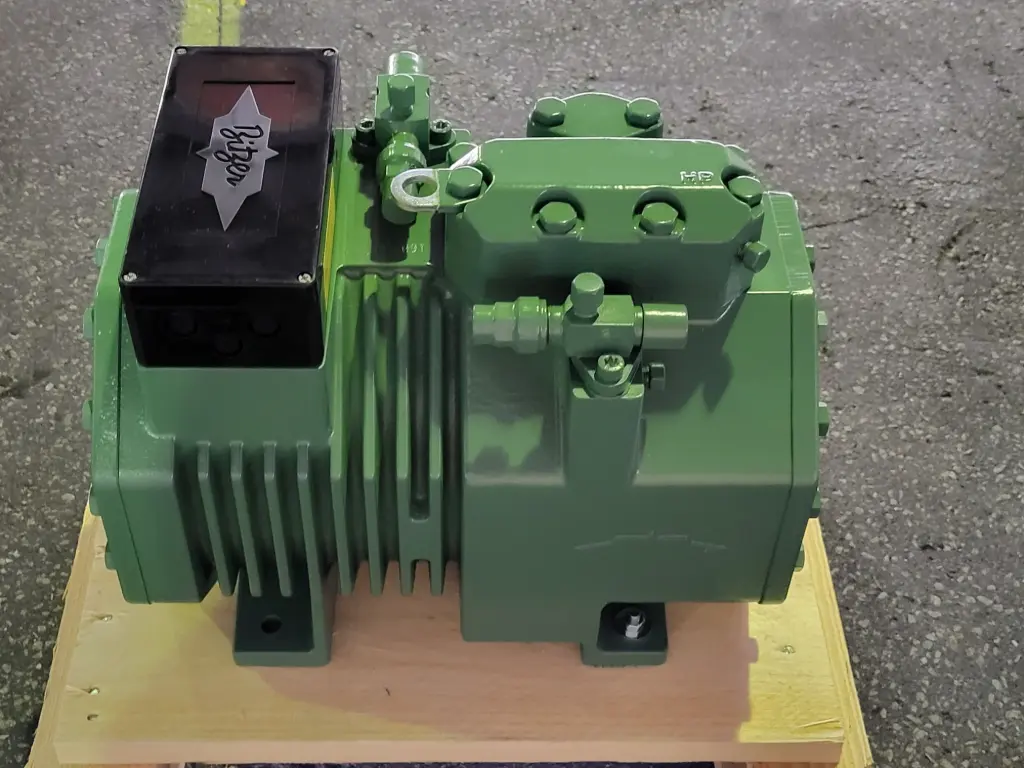 [KMP-ACC-1LUUWG] Air Conditioning Compressor for Komatsu PC3000, PC4000, PC5500, PC8000 - ref. 97177840