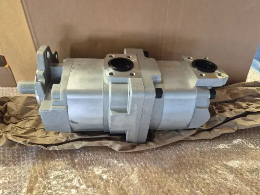 Pump for Komatsu PC4000 - ref. 7055131210